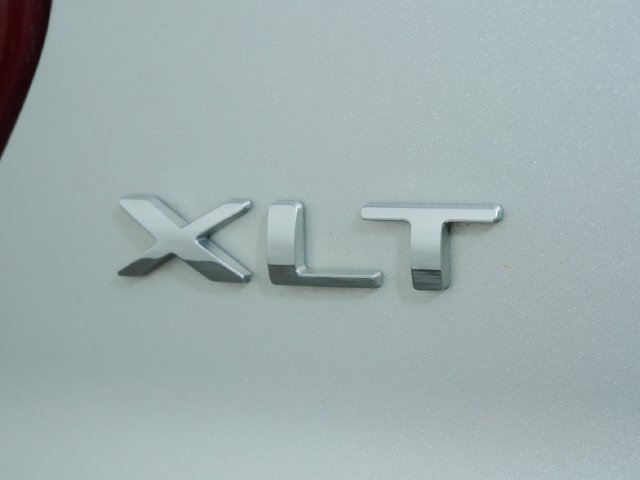 Certified 2018 Ford Explorer XLT w/ Equipment Group 202A AWD/4WD image 11