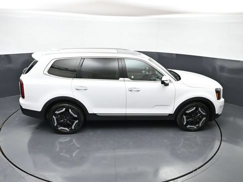 Used 2025 Kia Telluride S FWD image 42