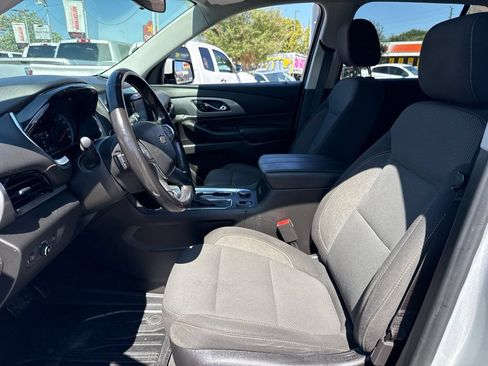 Used 2019 Chevrolet Traverse LT w/ LPO, Floor Liner Package FWD image 4
