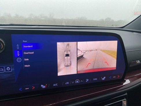 Used 2024 Chevrolet Traverse Z71 image 20