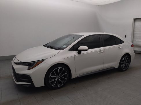 Used 2021 Toyota Corolla SE FWD image 2