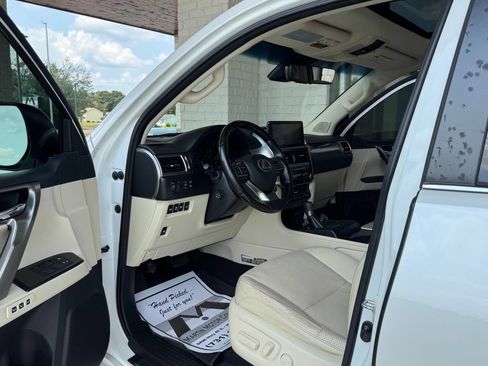 Used 2022 Lexus GX 460 Luxury w/ Accessory Package AWD/4WD image 20