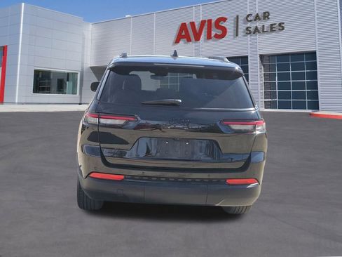 Used 2024 Jeep Grand Cherokee L Laredo image 5