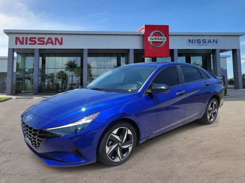 Used 2023 Hyundai Elantra SEL w/ Convenience Package FWD image 6