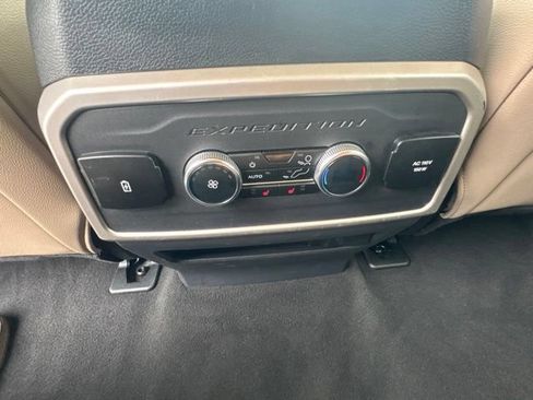 Used 2024 Ford Expedition Max Limited AWD/4WD image 16