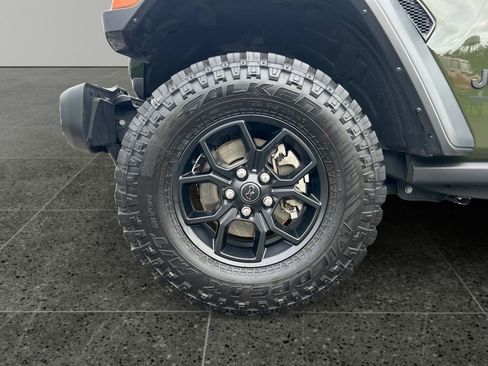 Used 2024 Jeep Wrangler Unlimited Sport AWD/4WD image 5