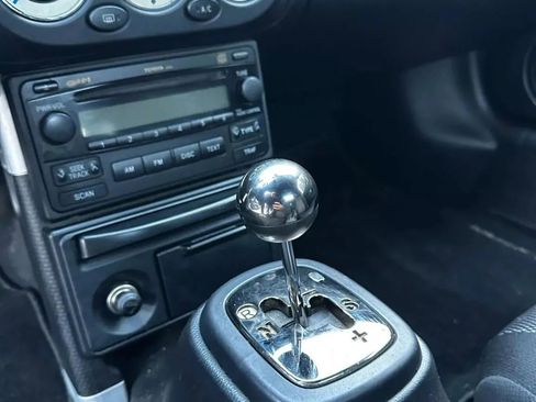 Used 2005 Toyota MR2 image 23