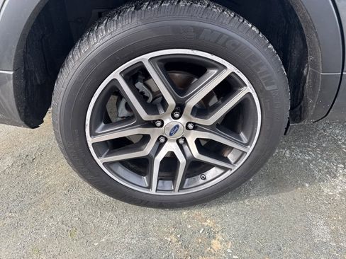 Used 2017 Ford Explorer Sport w/ Equipment Group 401A image 15