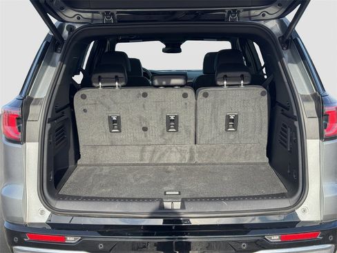 Used 2024 GMC Acadia Denali image 19