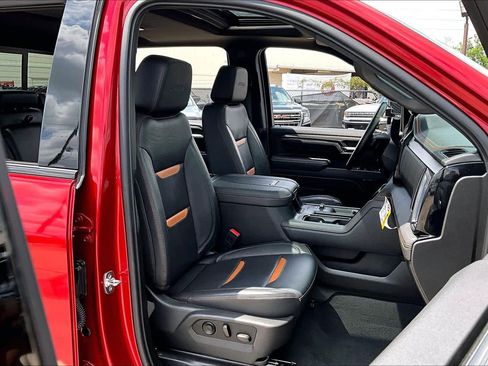 Used 2025 GMC Sierra 2500 AT4 w/ AT4 Premium Plus Package image 9