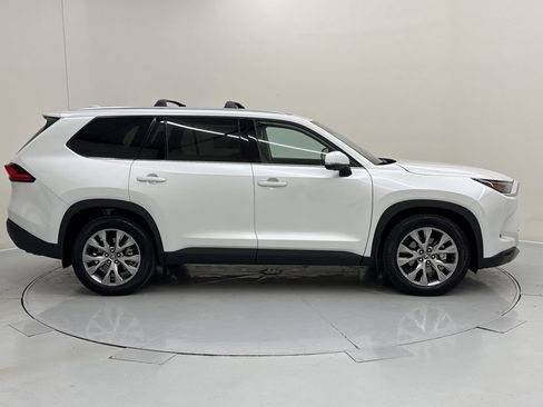 Used 2024 Toyota Grand Highlander AWD image 6