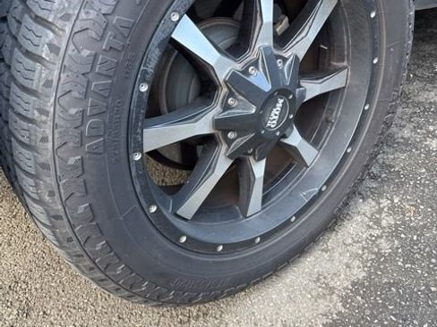 Used 2016 Chevrolet Tahoe LT w/ Luxury Package image 10