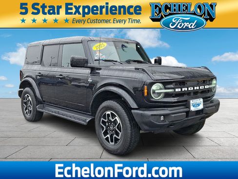 Used 2025 Ford Bronco Outer Banks image 1