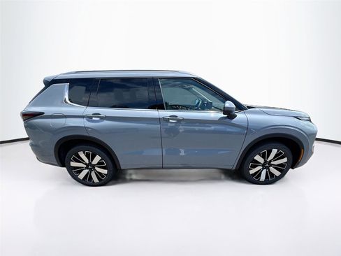 New 2026 Mitsubishi Outlander SEL FWD image 31