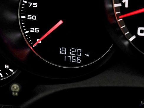 Used 2017 Porsche 911 Turbo image 82