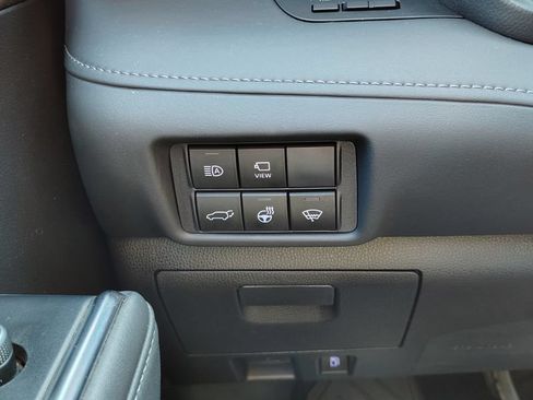 Used 2022 Toyota Highlander Platinum AWD/4WD image 27