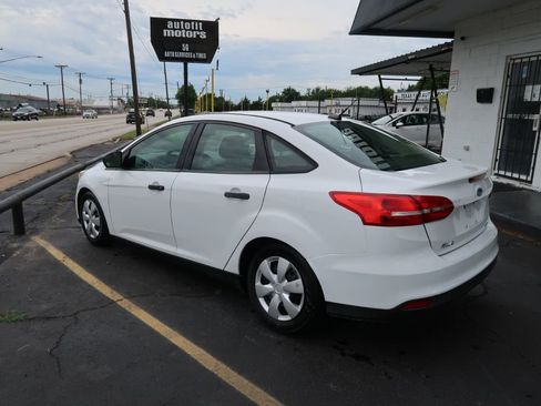 Used 2016 Ford Focus S FWD image 3