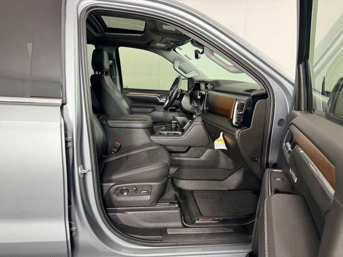 Used 2025 GMC Sierra 1500 Denali AWD/4WD image 37