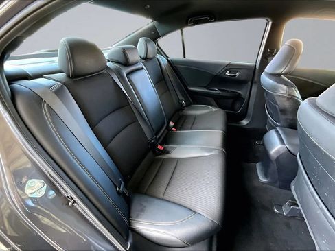 Used 2017 Honda Accord Sport image 22