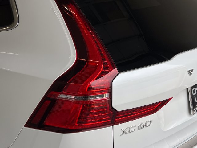 Used 2021 Volvo XC60 T5 Inscription w/ Advanced Package AWD/4WD image 17