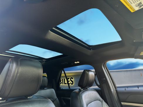 Used 2018 Ford Explorer XLT w/ Equipment Group 202A image 26