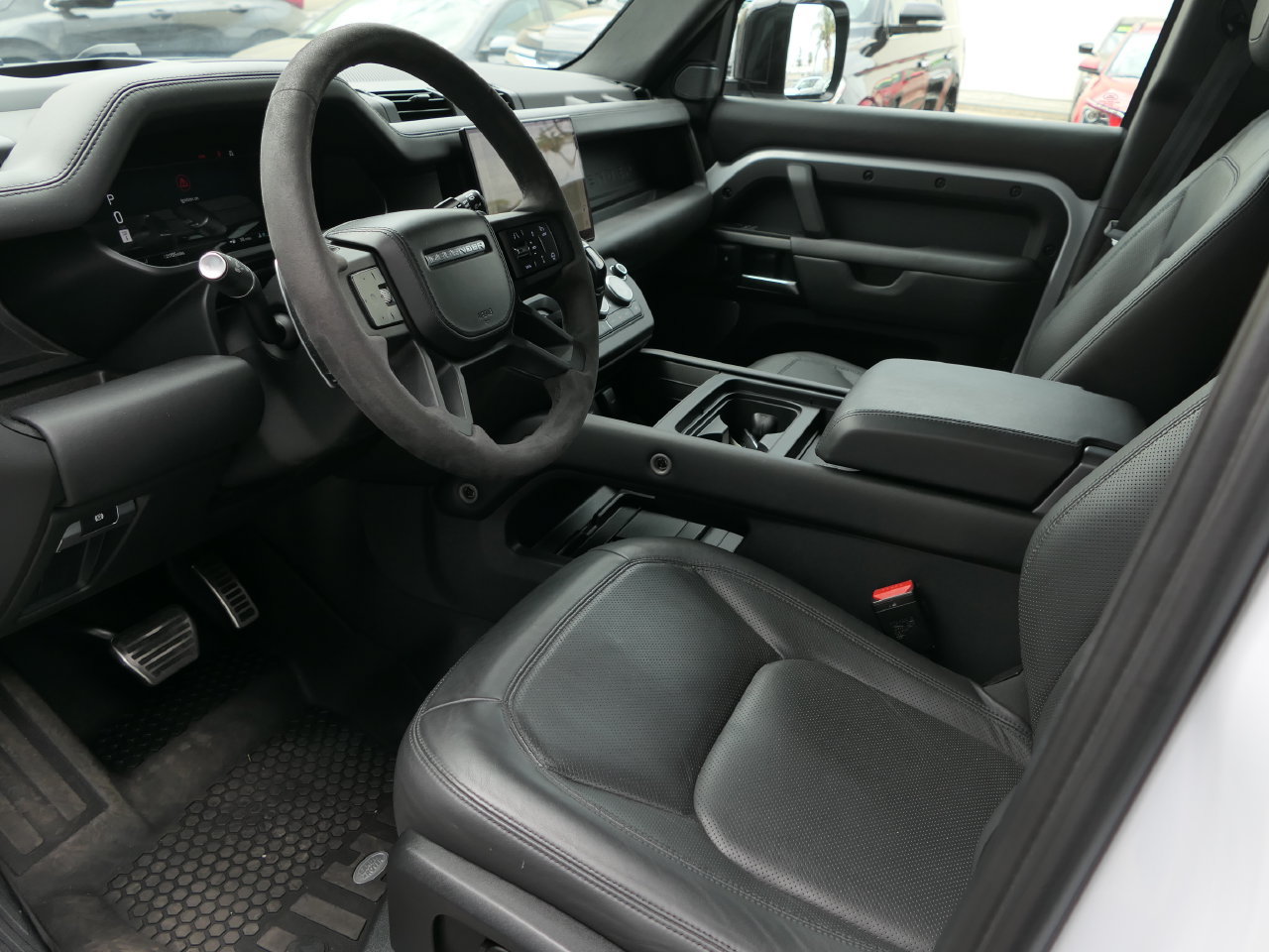 Used 2023 Land Rover Defender 110 V8 AWD/4WD image 12