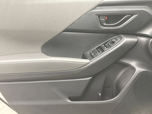 Used 2024 Subaru Crosstrek 2.0i Premium w/ Popular Package #4 image 9