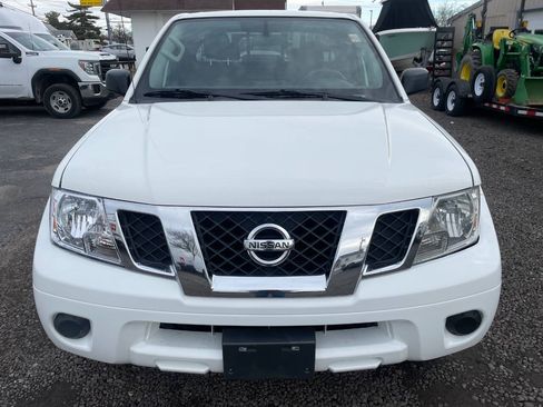 Used 2019 Nissan Frontier SV RWD image 2