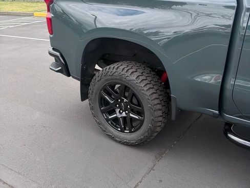 Used 2026 Chevrolet Silverado 1500 LT Trail Boss w/ LT Trail Boss Premium Package AWD/4WD image 6