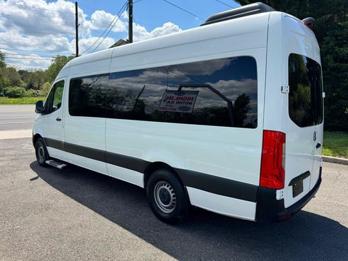 Used 2019 Mercedes-Benz Sprinter 2500 image 8