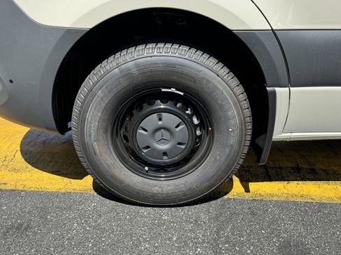 New 2025 Mercedes-Benz Sprinter 2500 image 7