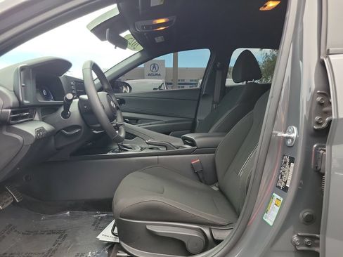 Used 2025 Hyundai Elantra Sport FWD image 14