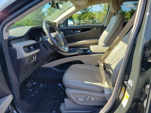 Used 2022 Lincoln Nautilus AWD w/ Premium Package image 8