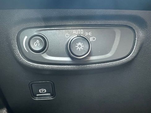 Used 2020 GMC Terrain SLE w/ Driver Convenience Package FWD image 41