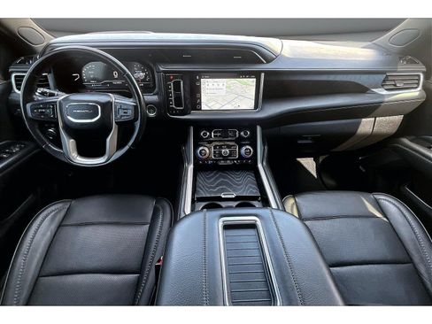 Used 2022 GMC Yukon XL Denali AWD/4WD image 10