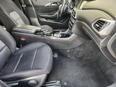 Used 2018 INFINITI QX30 image 13