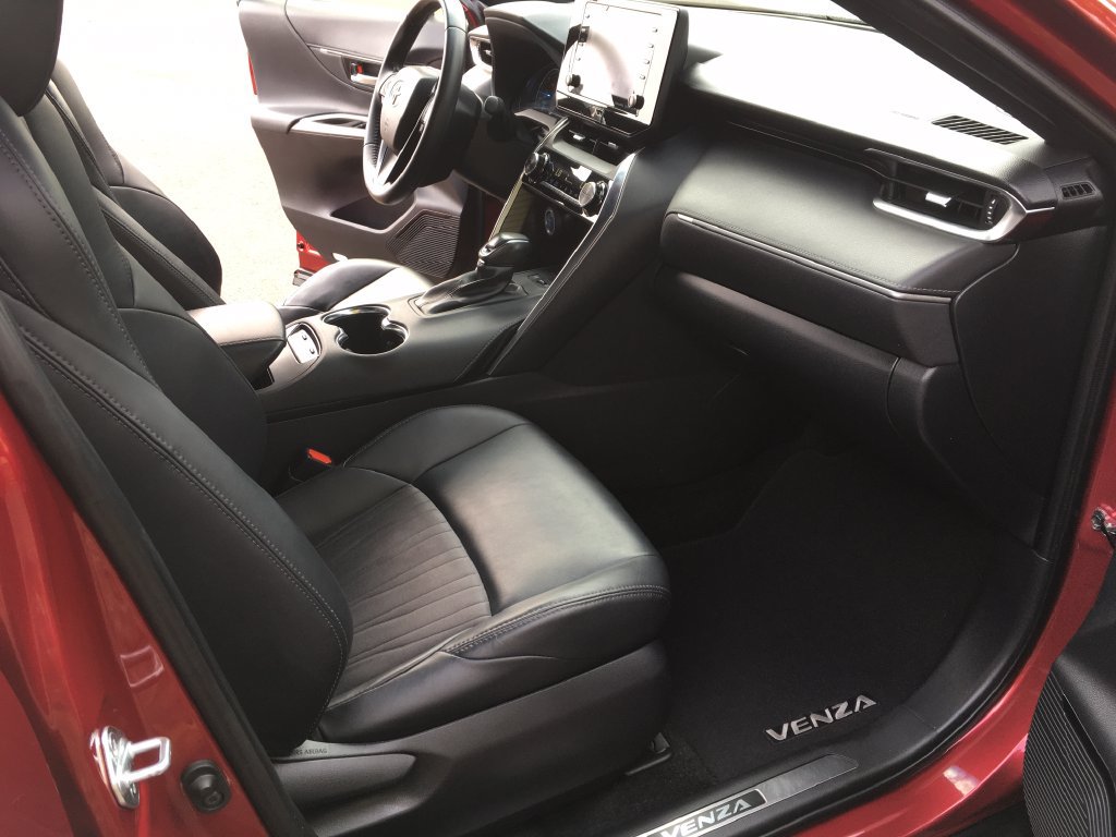Used 2021 Toyota Venza XLE w/ Carpet Mat Package (TMS) AWD/4WD image 28