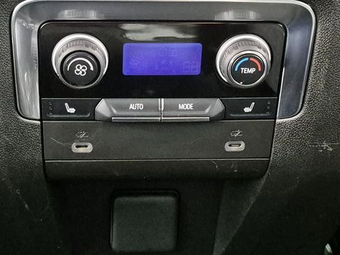 Used 2022 Chevrolet Tahoe LT w/ LT Signature Plus Package image 23