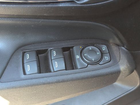 Used 2018 Chevrolet Equinox LT image 25