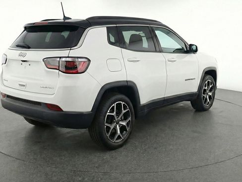 Used 2025 Jeep Compass Limited image 9