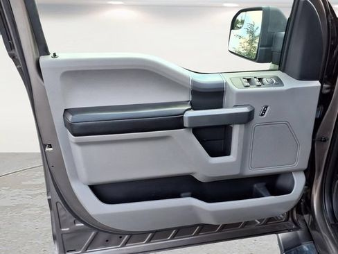 Used 2018 Ford F150 XLT w/ Equipment Group 302A Luxury AWD/4WD image 15