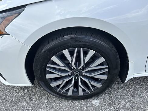 Certified 2023 Nissan Altima 2.5 SV FWD image 10
