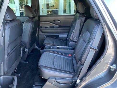 Used 2024 Nissan Pathfinder Rock Creek AWD/4WD image 20
