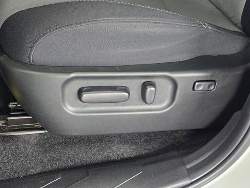 Used 2023 Toyota Tacoma TRD Off-Road image 22