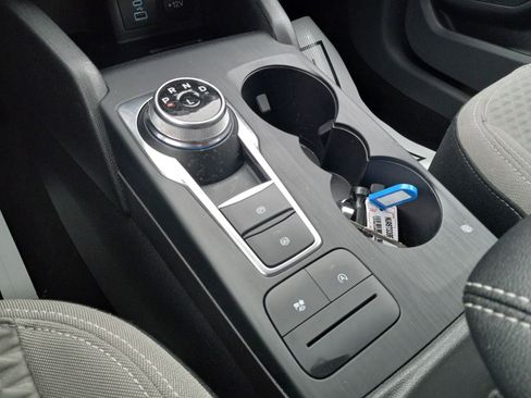 Used 2022 Ford Escape SE image 23