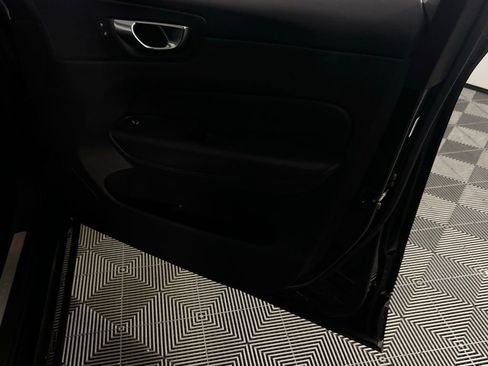 Used 2025 Volvo XC60 B5 Plus image 32