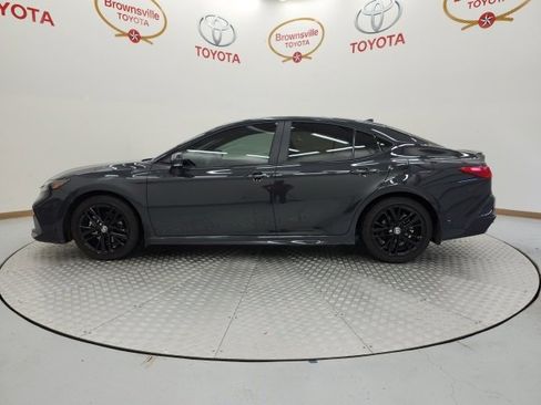 Used 2025 Toyota Camry SE image 5