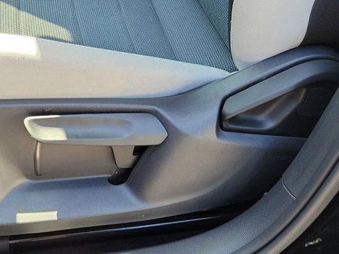 Used 2025 Volkswagen Taos S image 19