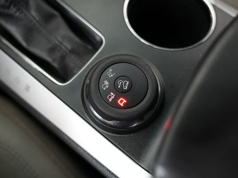 Used 2013 Ford Explorer XLT image 29