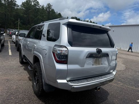Used 2018 Toyota 4Runner TRD Off-Road Premium AWD/4WD image 5